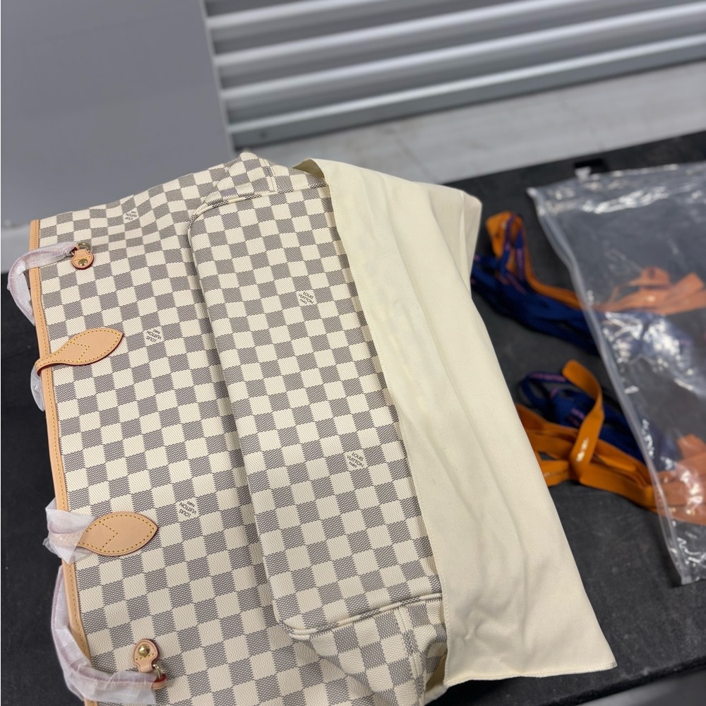 Louis Vuitton Neverfull GM Checkered Tote - Cream and Tan - Picture 9 of 12